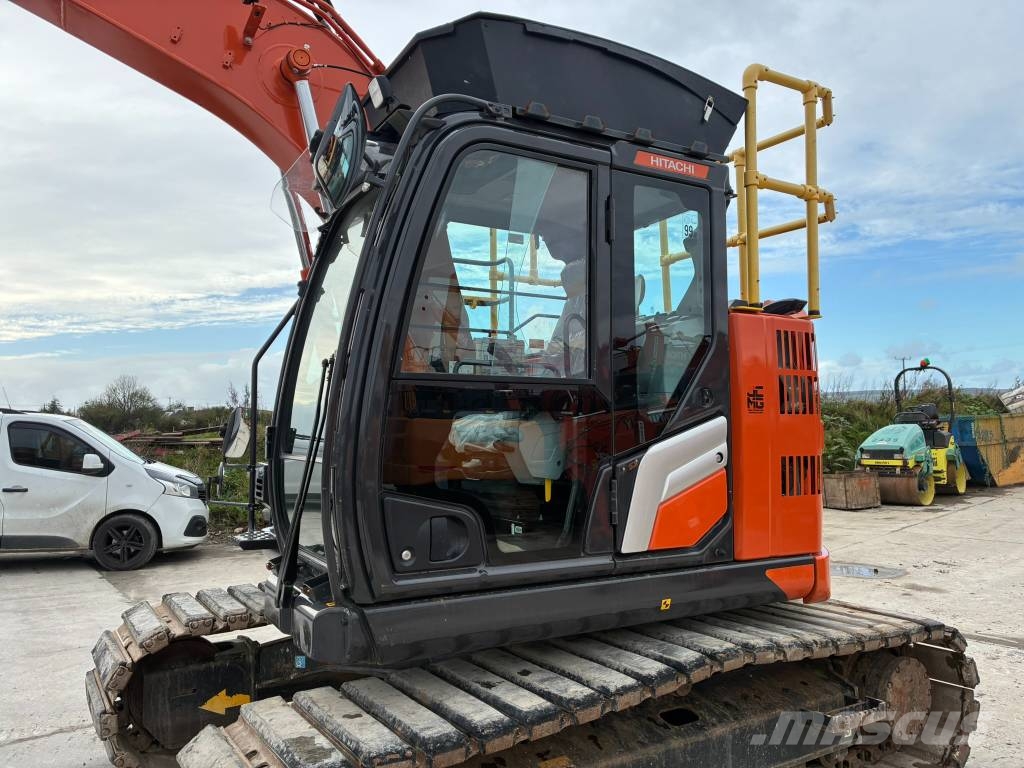 Hitachi ZX 135 US-7 Pásová rýpadla