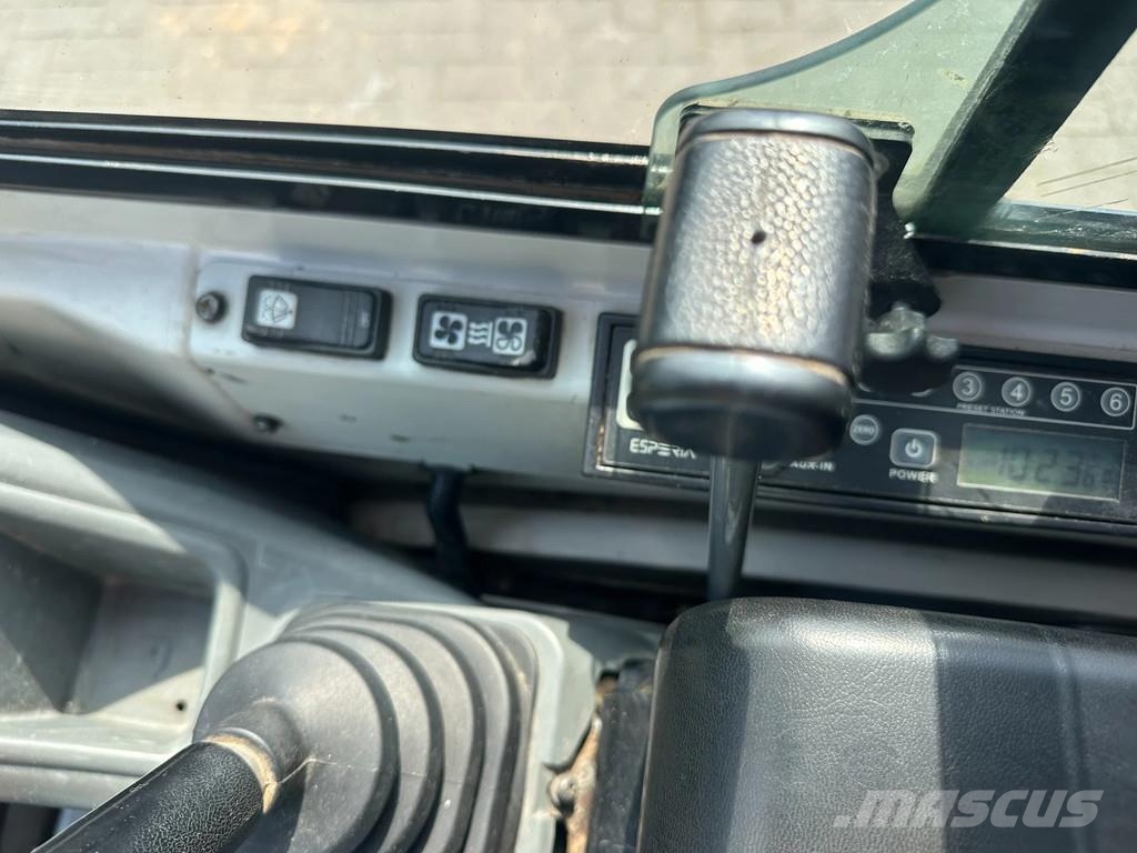 Takeuchi TB216 ミニ油圧ショベル 7t以下(ミニユンボ・ミニディガー)