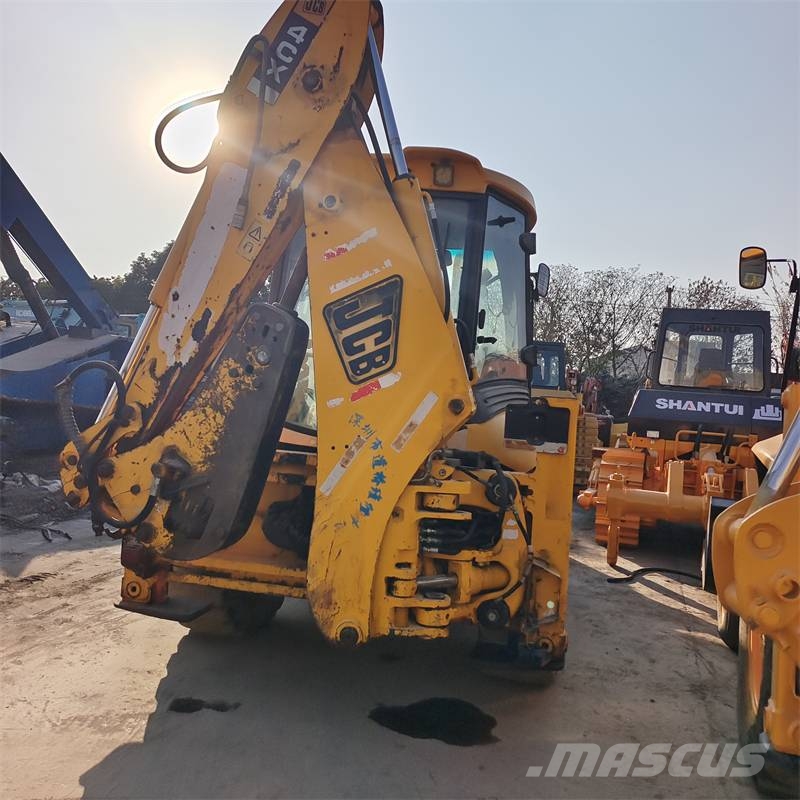JCB 4cx with Powerful Engine in Stock Retroescavadeiras