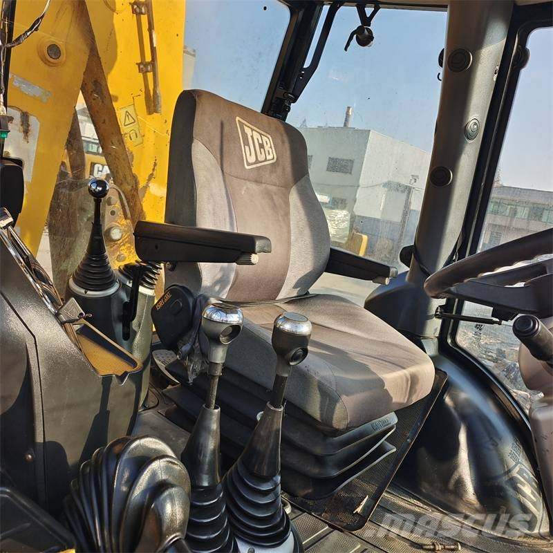 JCB 4cx with Powerful Engine in Stock Retroescavadeiras