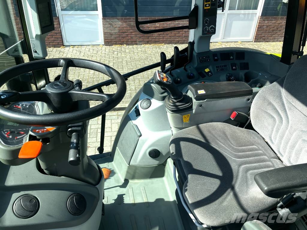 CLAAS arion 420 cis Traktori
