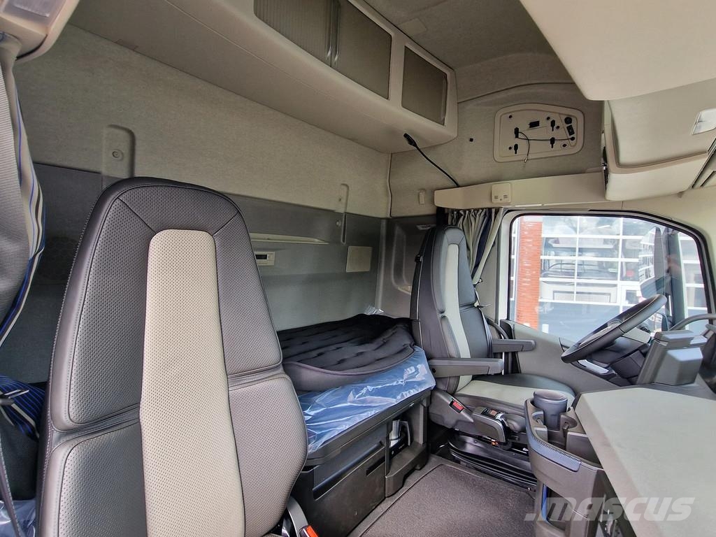 Volvo FH 13.500 Globetrotter XL Aero 4x2 - New - Full sp Trekkvogner