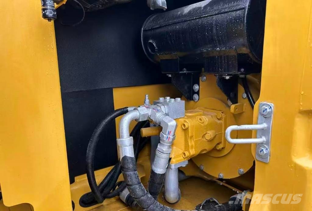 CAT 307 حفارات زحافة