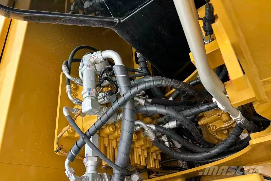 CAT 307 حفارات زحافة