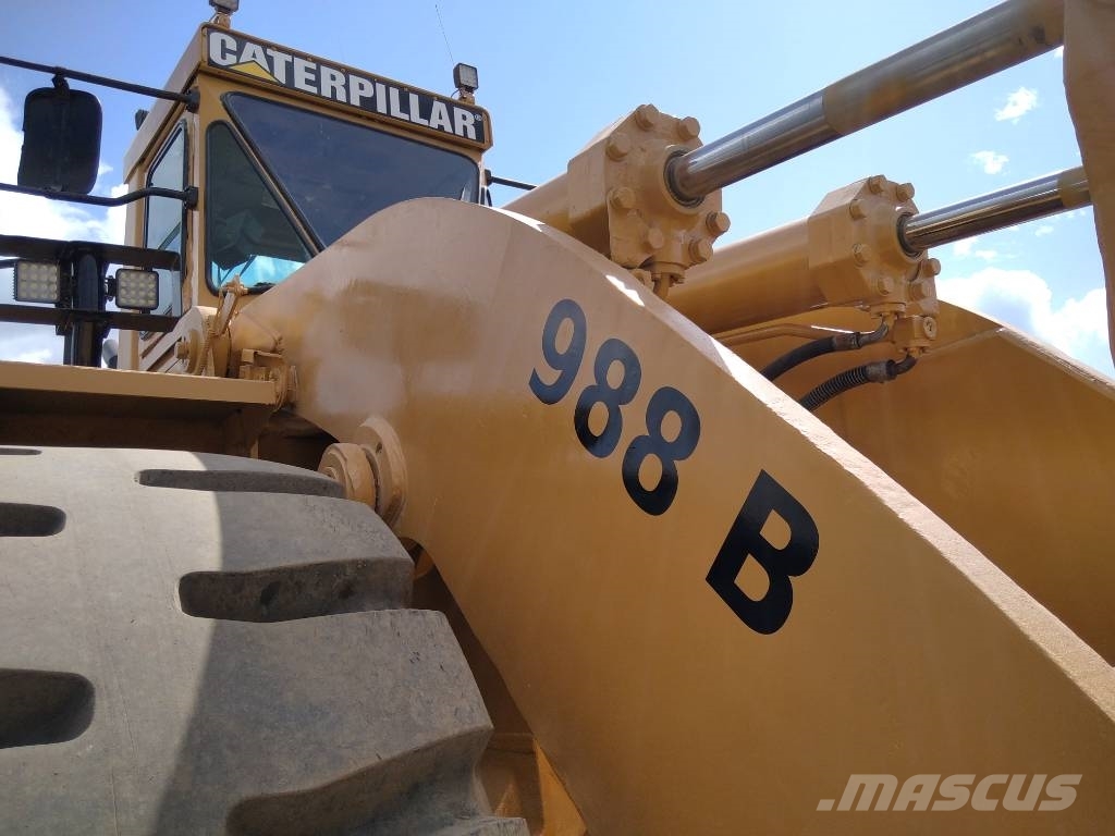 CAT 988B Pyöräkuormaajat
