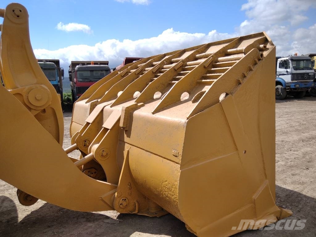 CAT 988B Pyöräkuormaajat