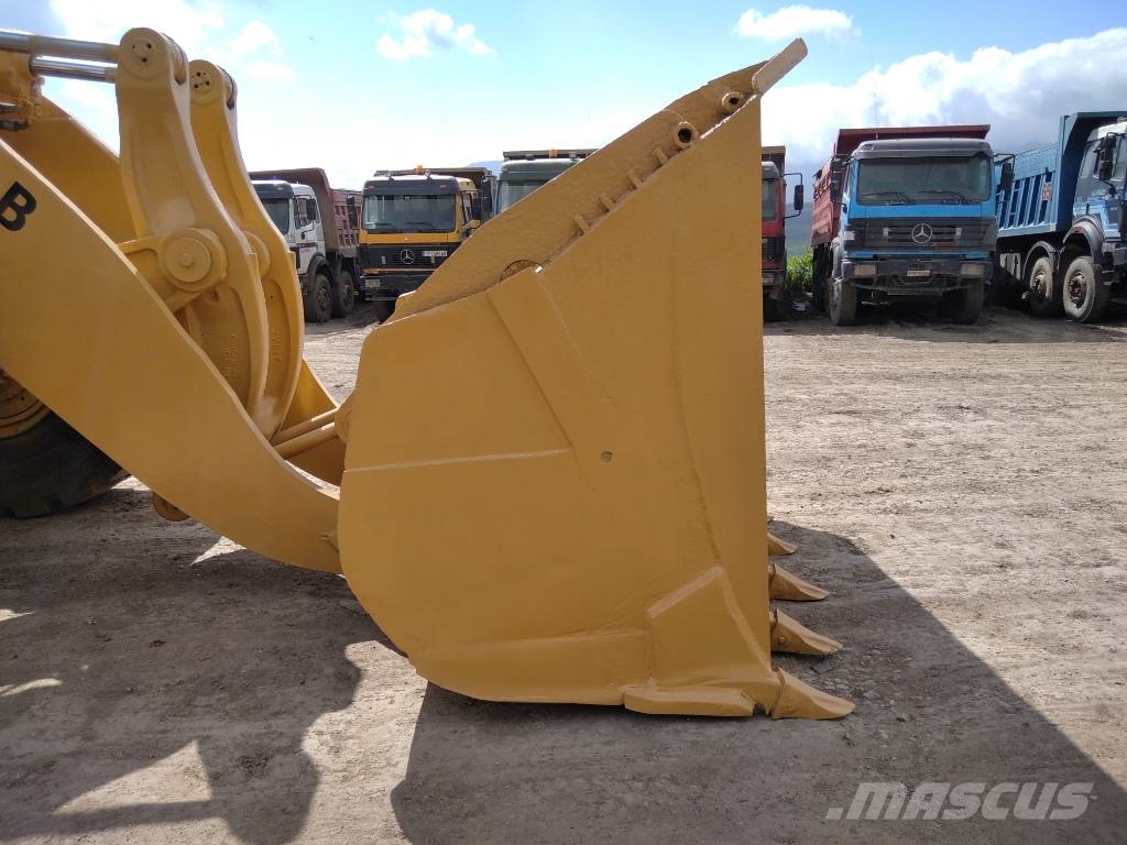 CAT 988B Pyöräkuormaajat