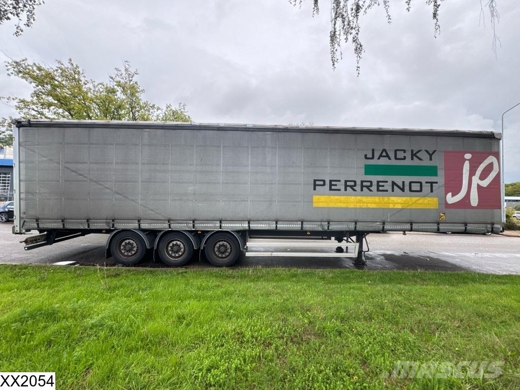 Fruehauf Tautliner Gardintrailer