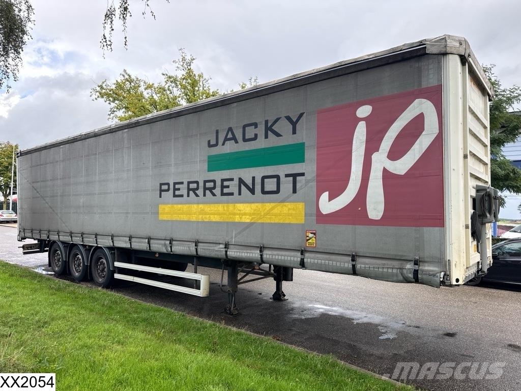 Fruehauf Tautliner Gardintrailer