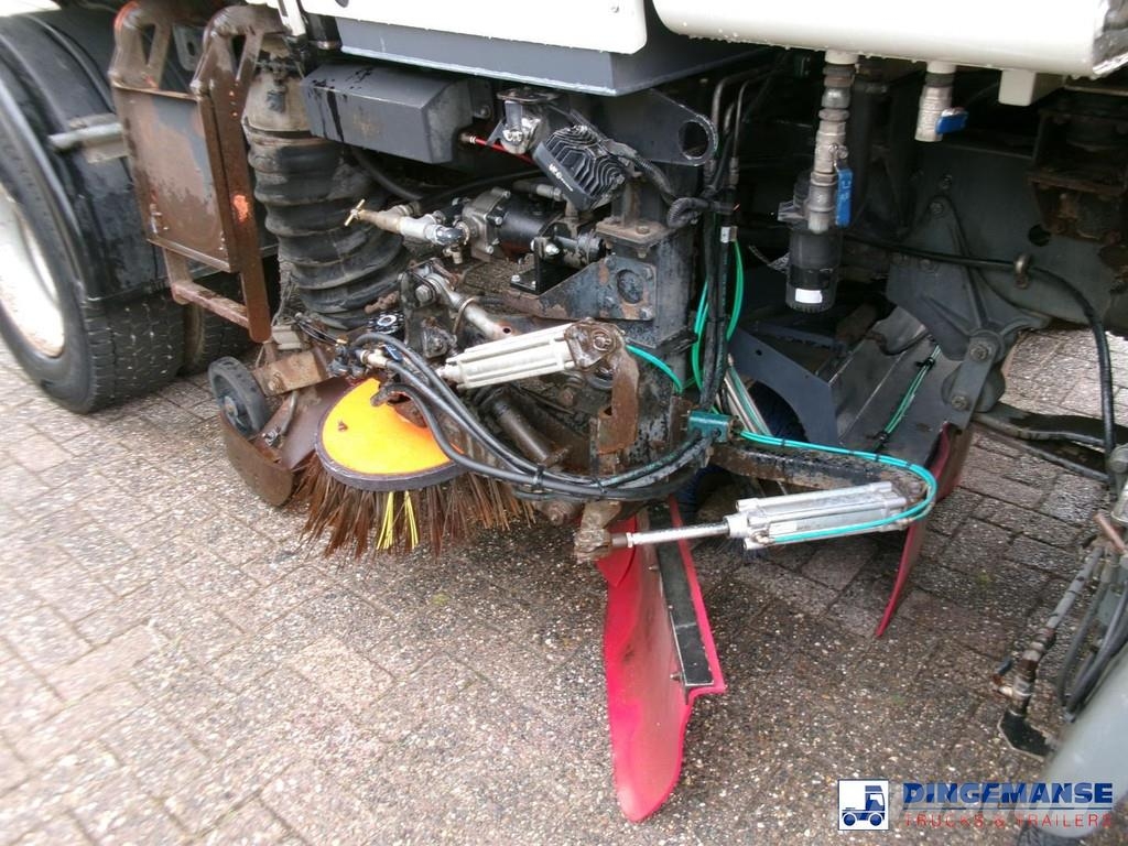 DAF LF 55.220 4x2 Scarab sweeper 清掃車