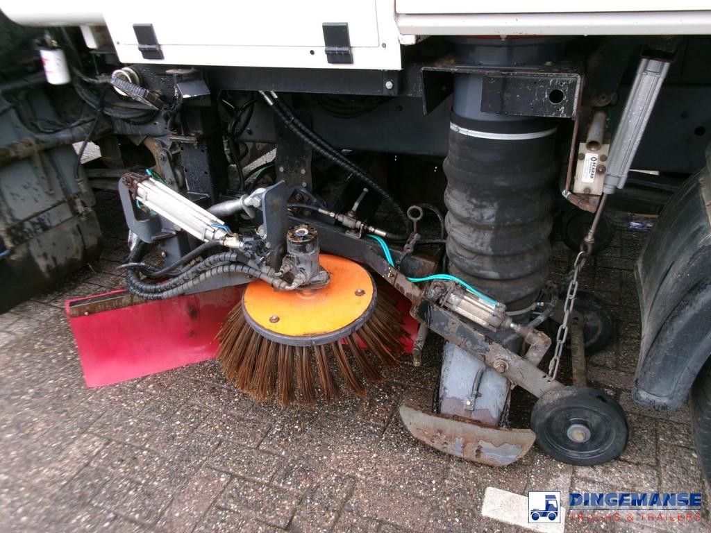 DAF LF 55.220 4x2 Scarab sweeper 清掃車