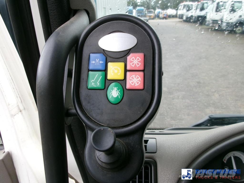DAF LF 55.220 4x2 Scarab sweeper 清掃車
