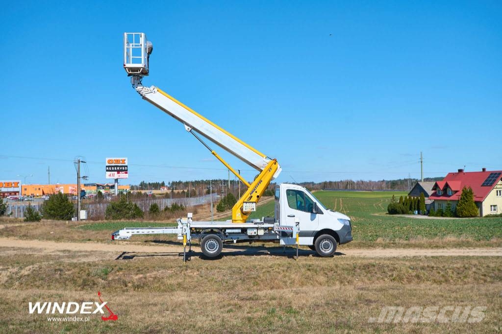 Multitel MTE 270 Ant vilkikų montuojamos kėlimo platformos