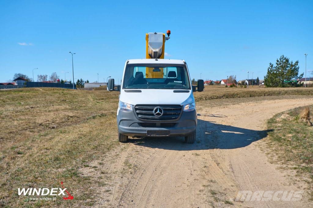 Multitel MTE 270 Ant vilkikų montuojamos kėlimo platformos