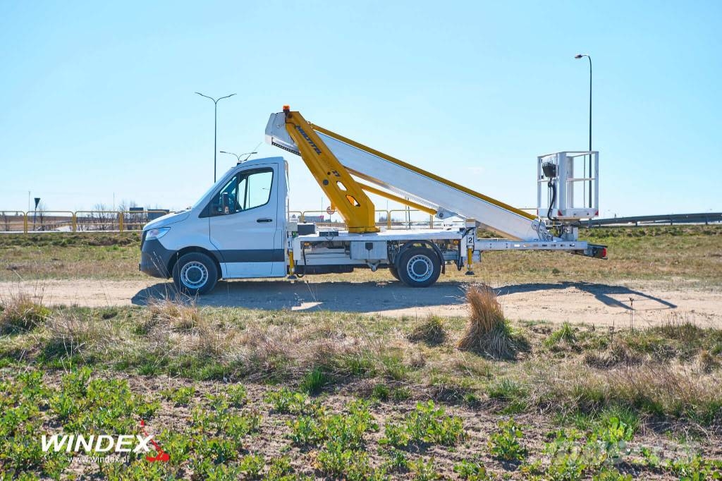 Multitel MTE 270 Ant vilkikų montuojamos kėlimo platformos