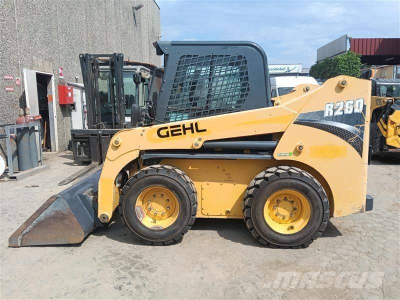 Gehl R 260 Skid steer loderler