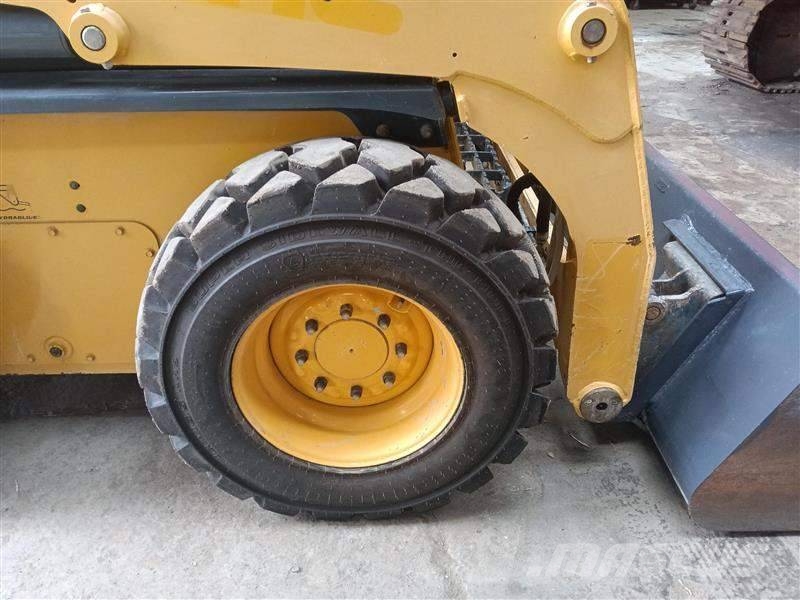 Gehl R 260 Skid steer loderler