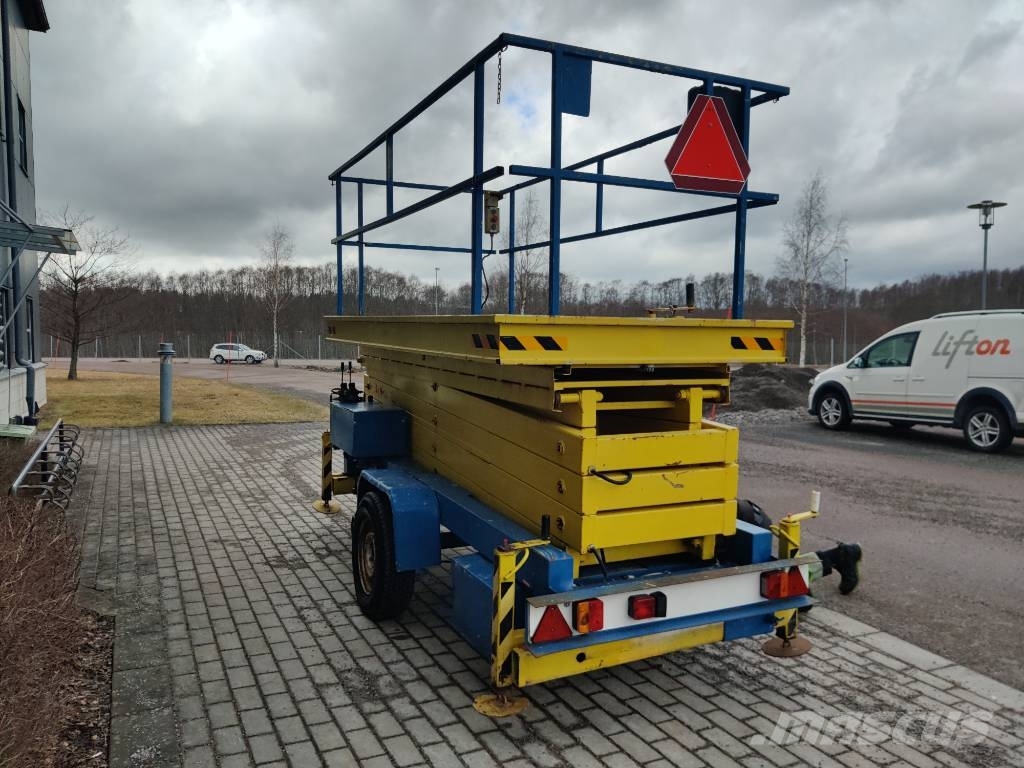 Skyman SM 100 Platforme aeriene montate pe remorca