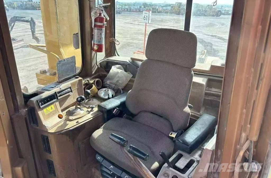 CAT D 10 N 履帶推土機