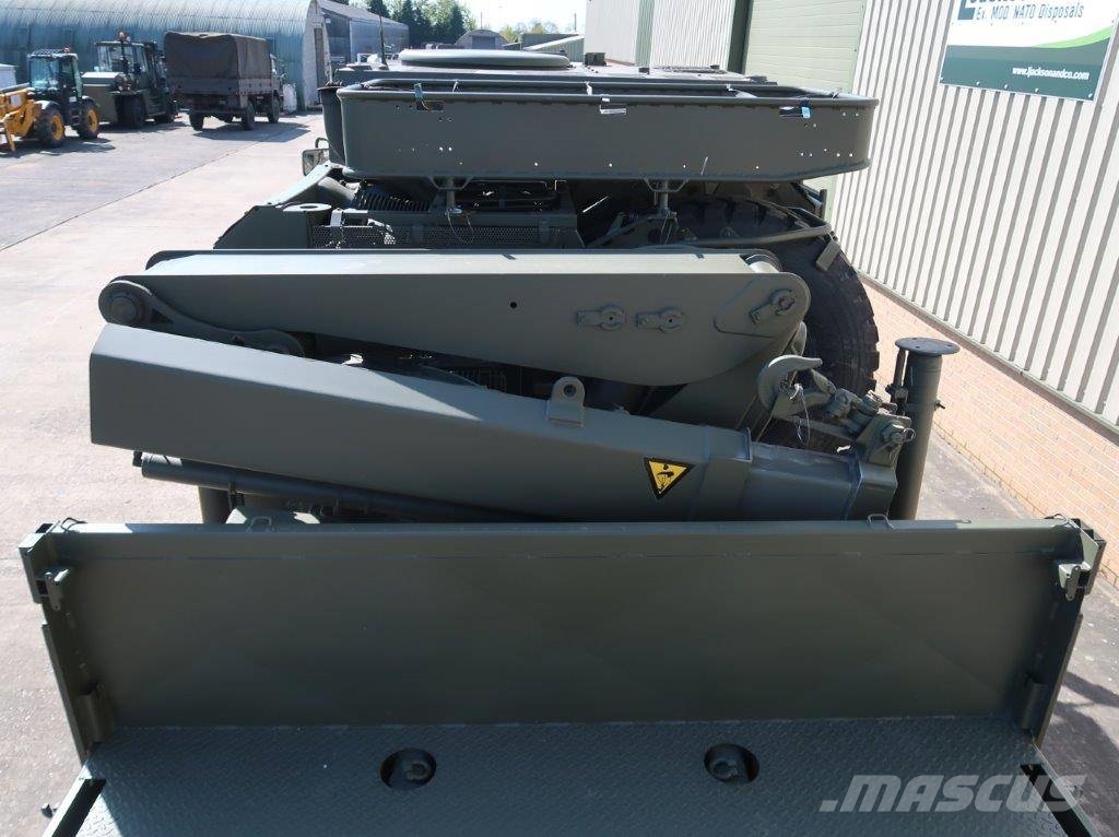 MAN 18.330 4x4 Crane Truck Ex Military Vlakke laadvloer met kraan