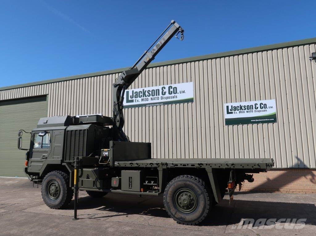 MAN 18.330 4x4 Crane Truck Ex Military Vlakke laadvloer met kraan