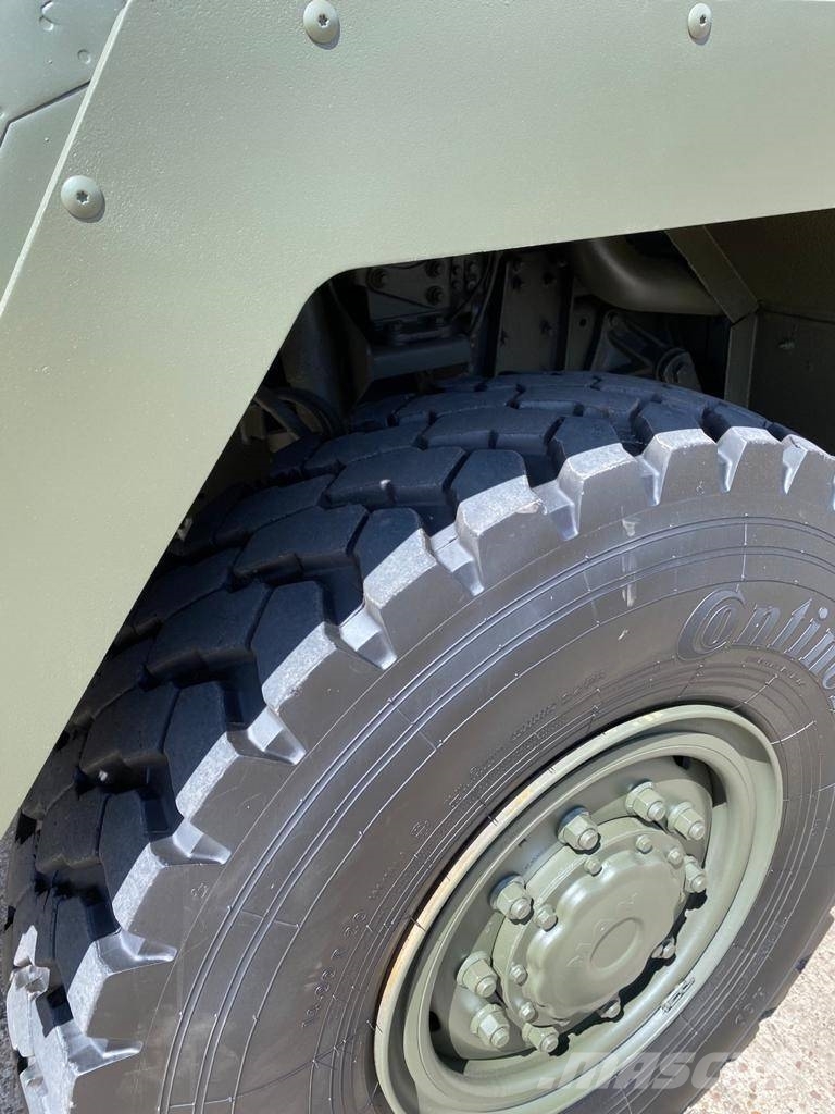 MAN 18.330 4x4 Crane Truck Ex Military Vlakke laadvloer met kraan