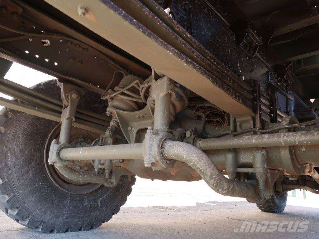 MAN 18.330 4x4 Crane Truck Ex Military Vlakke laadvloer met kraan