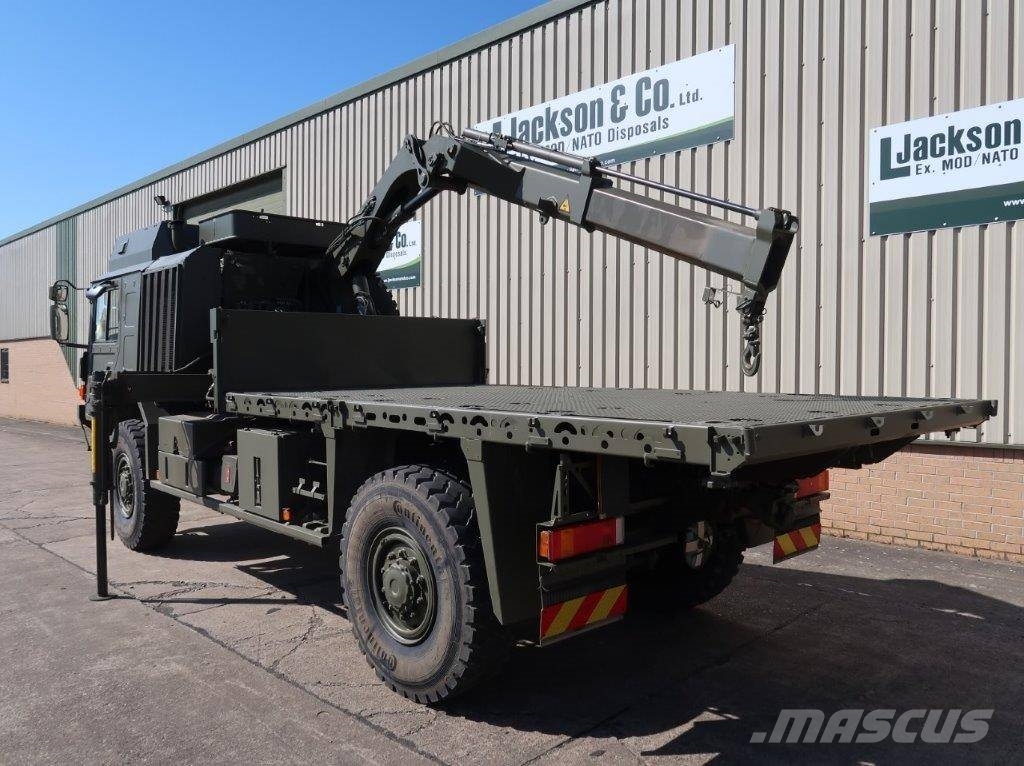 MAN 18.330 4x4 Crane Truck Ex Military Vlakke laadvloer met kraan