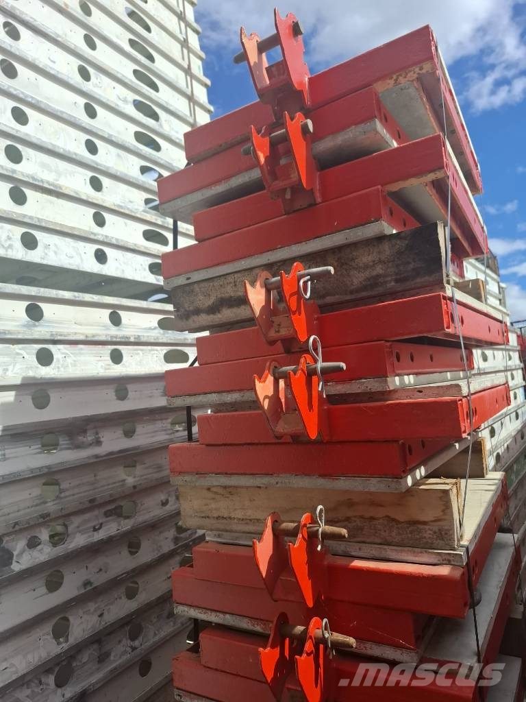 Peri Quattro Säulenschalung in sehr guten Zustand Formwork
