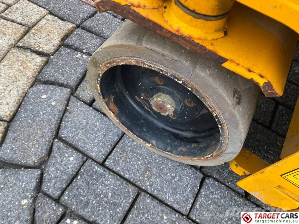 JCB S1930E Electric Scissor Work Lift 780cm Käärtõstukid