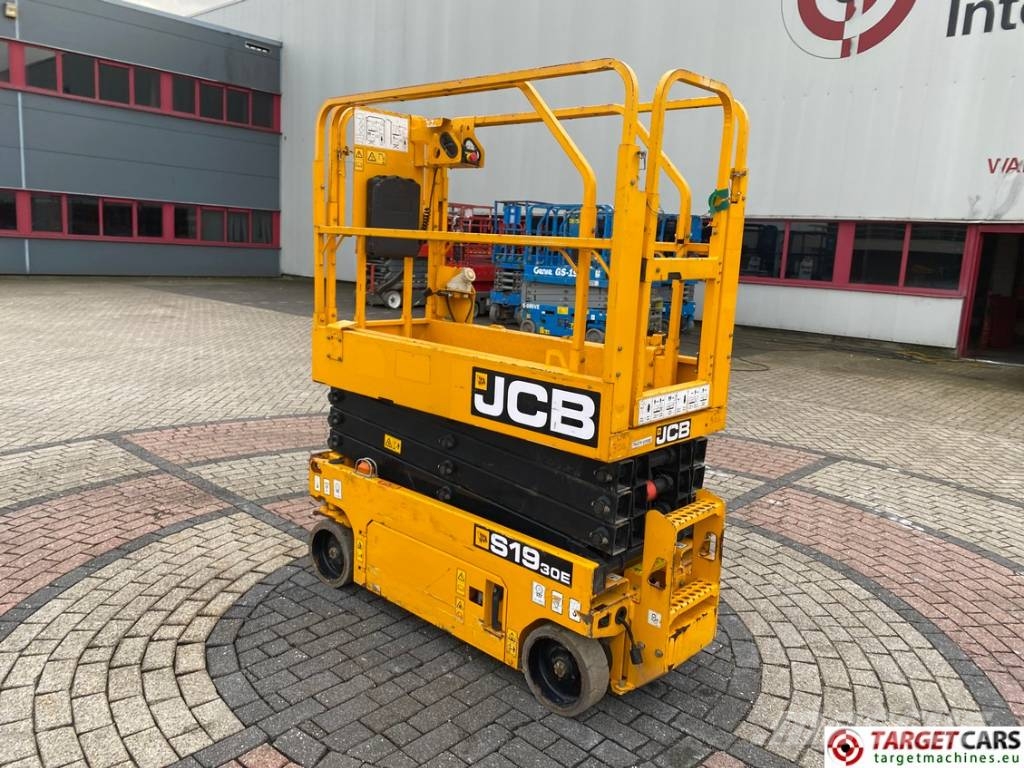 JCB S1930E Electric Scissor Work Lift 780cm Käärtõstukid