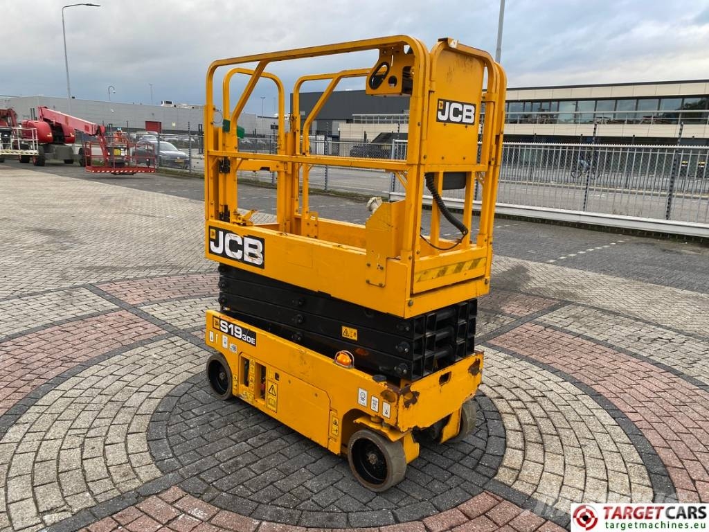 JCB S1930E Electric Scissor Work Lift 780cm Käärtõstukid