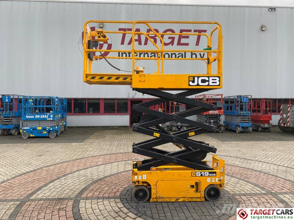 JCB S1930E Electric Scissor Work Lift 780cm Käärtõstukid
