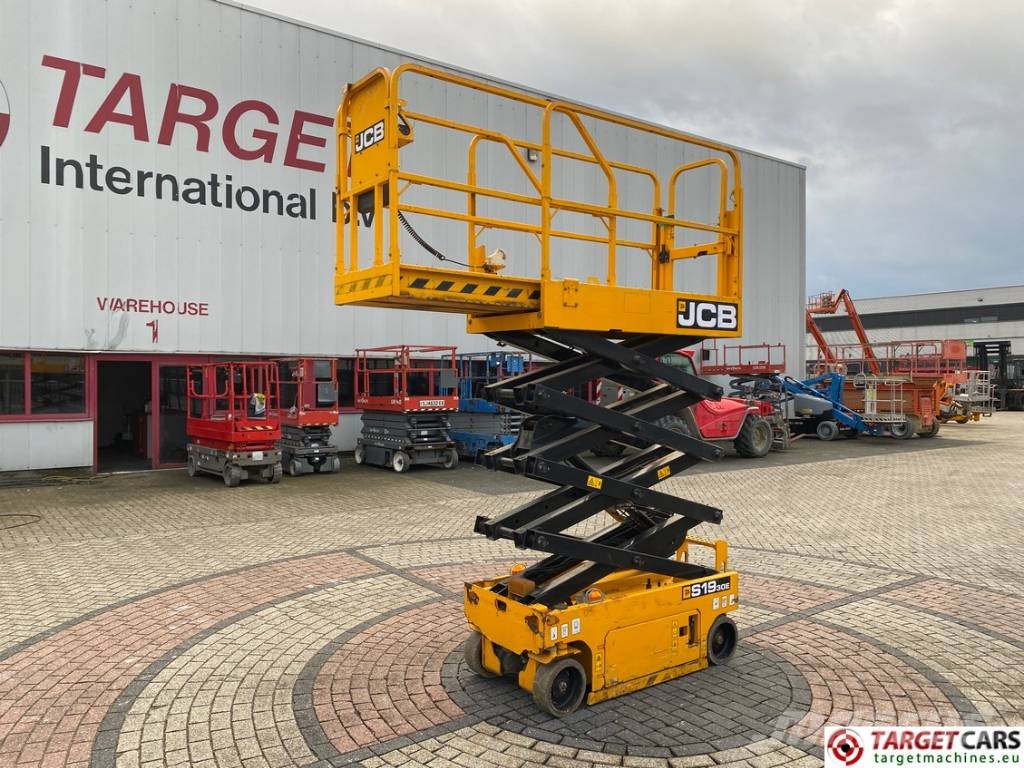 JCB S1930E Electric Scissor Work Lift 780cm Käärtõstukid