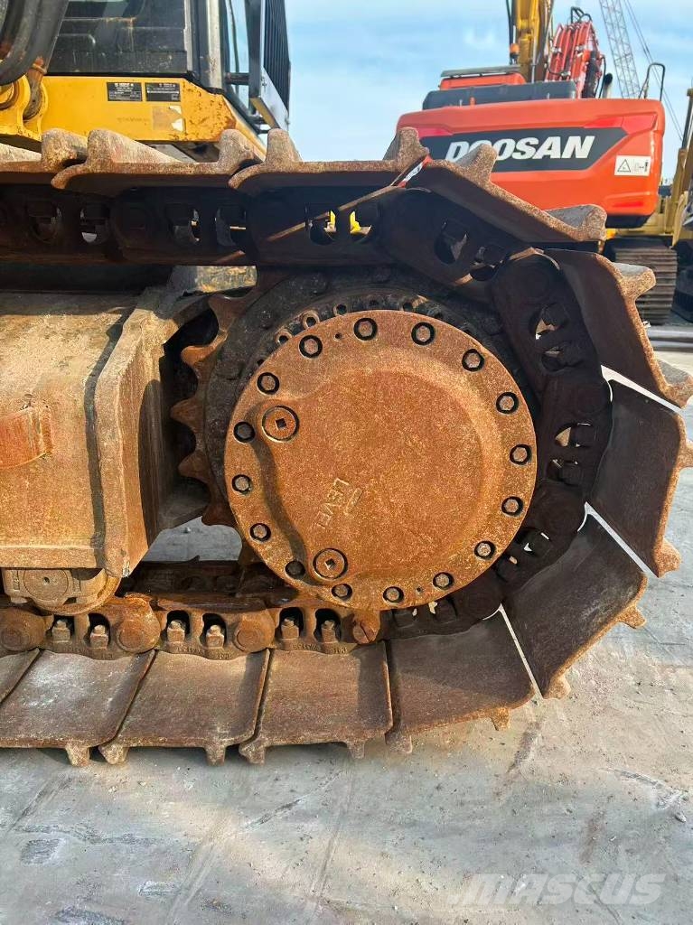 CAT 320 Crawler excavators