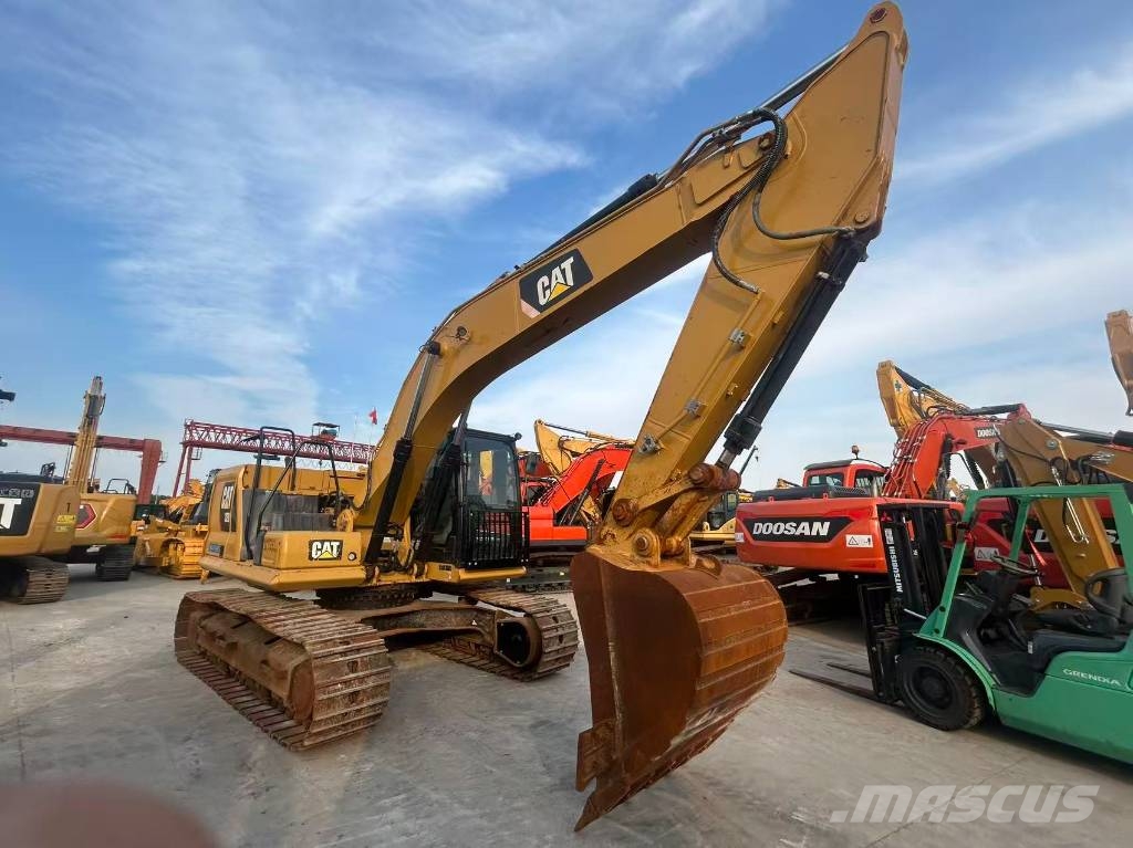 CAT 320 Crawler excavators