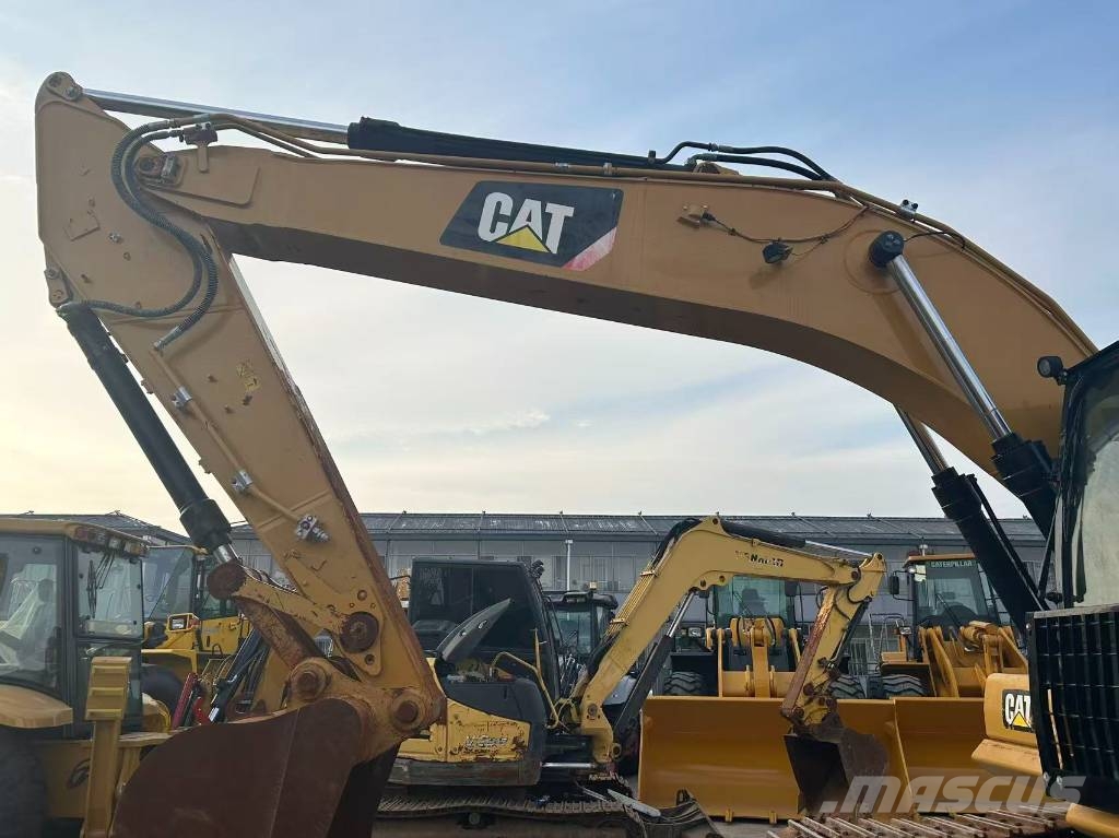 CAT 320 Crawler excavators
