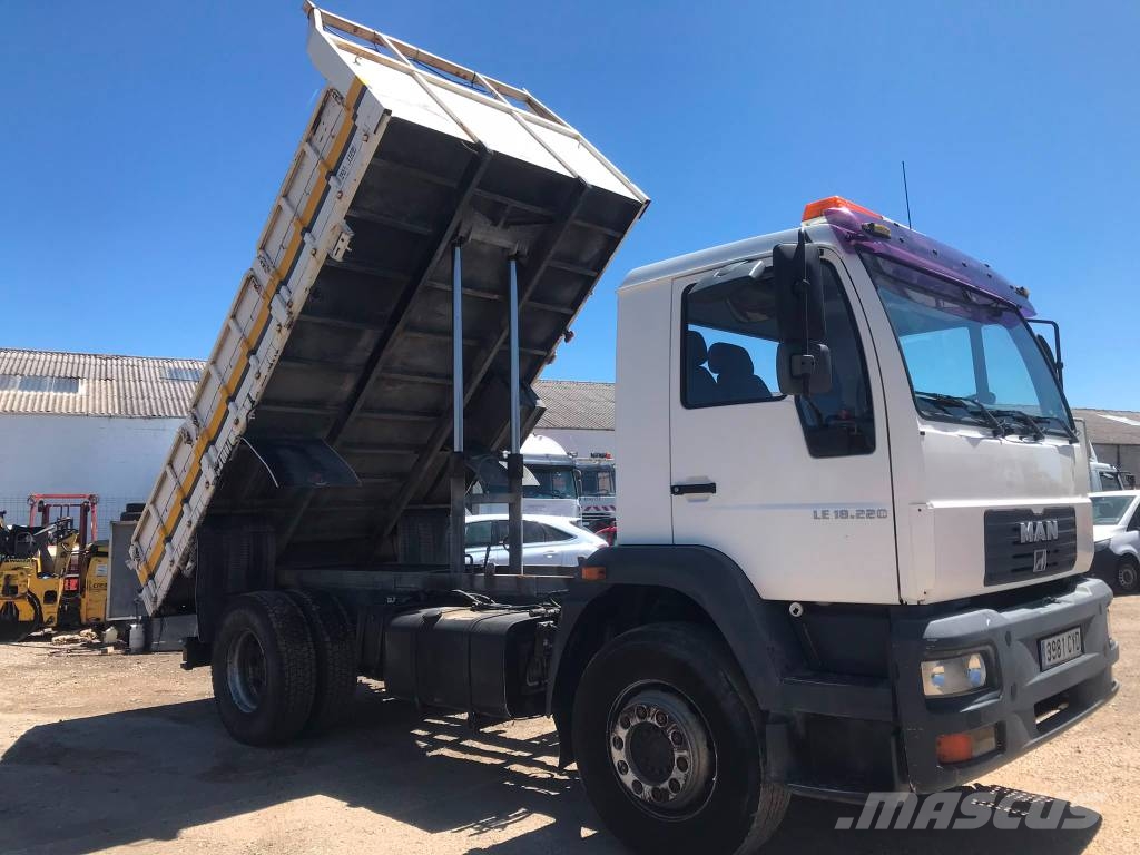 MAN 18225 LC Camiones bañeras basculantes o volquetes