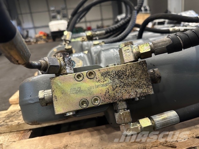 Liebherr SIŁOWNIK 4 SZT Hydraulik
