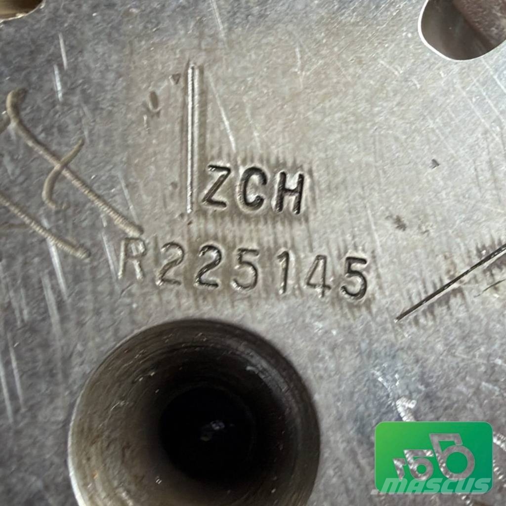 John Deere 7930 Attack shaft 13x30 Crown wheel RE225144 R2251 الشاسيه والتعليق