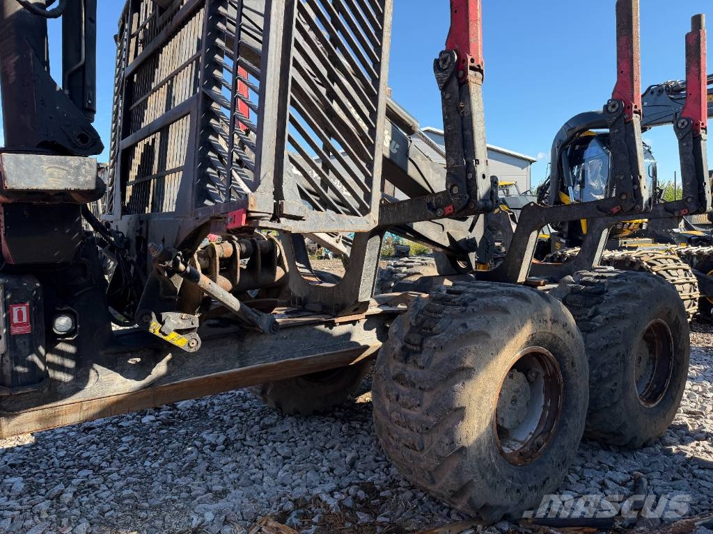 Komatsu 895 Forwarder