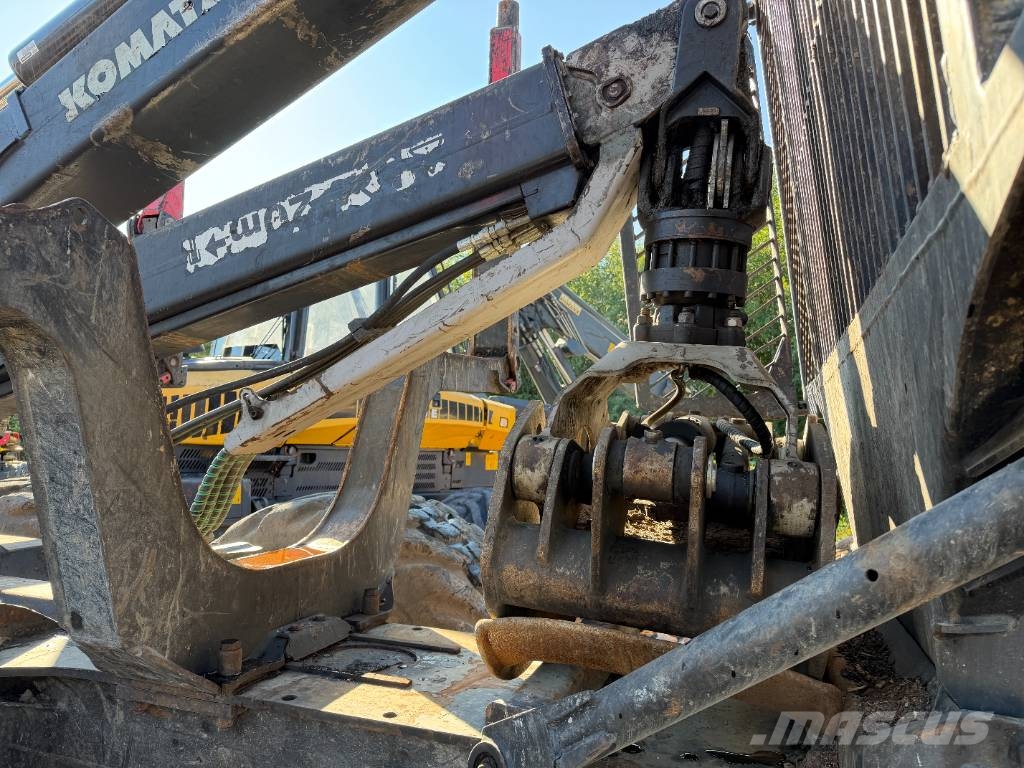 Komatsu 895 Forwarder