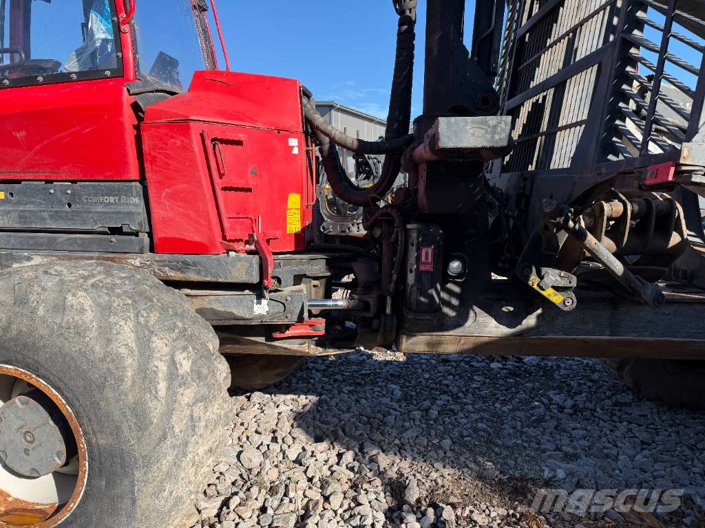 Komatsu 895 Forwarder