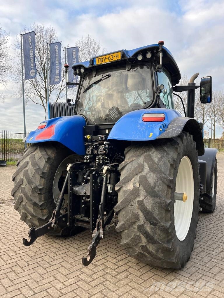 New Holland T 7.230 Traktori