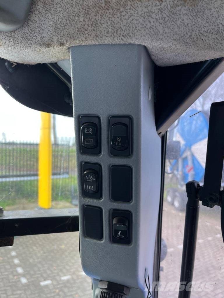 New Holland T 7.230 Traktori