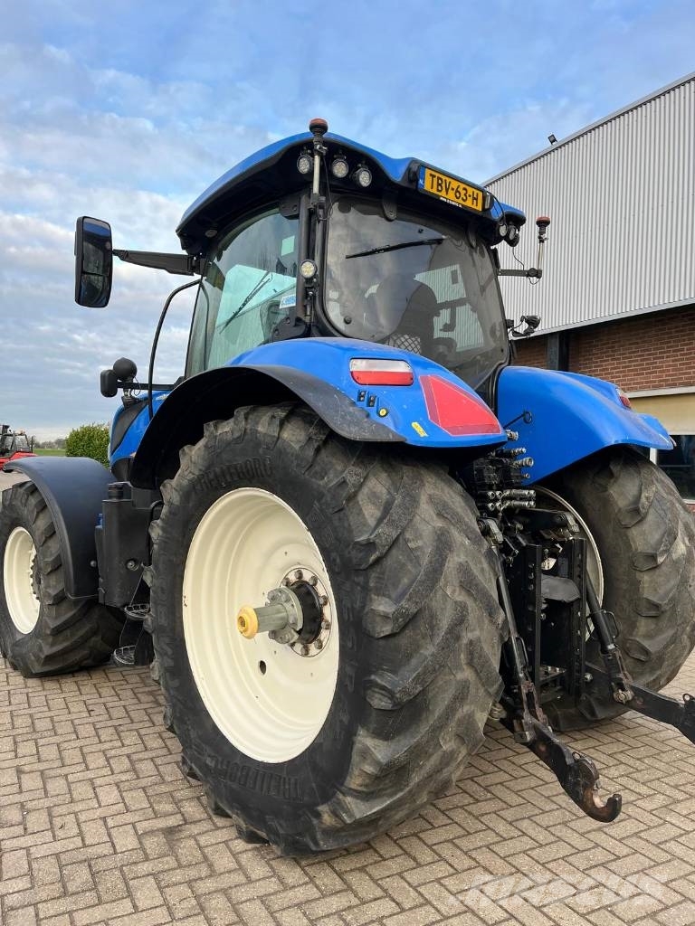 New Holland T 7.230 Traktori
