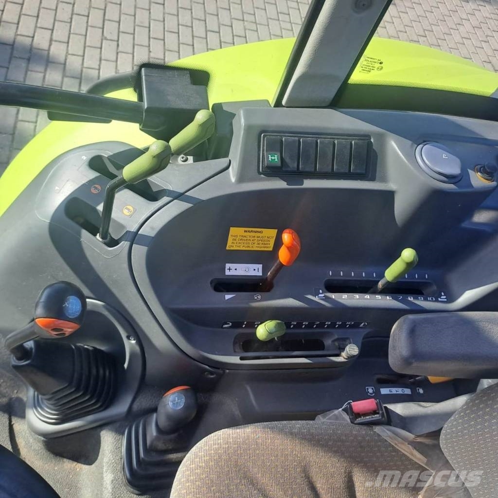 CLAAS Axos 330 Traktory