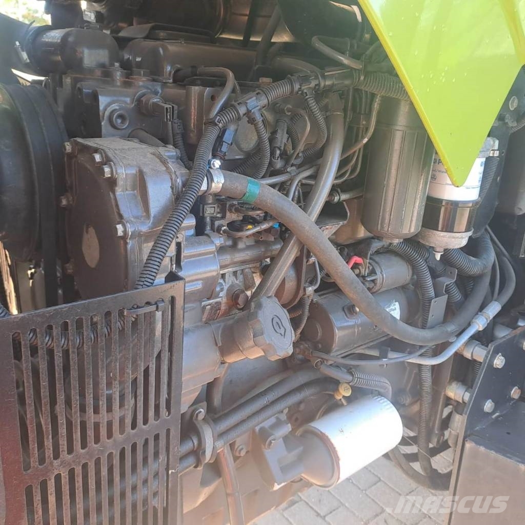 CLAAS Axos 330 Traktory
