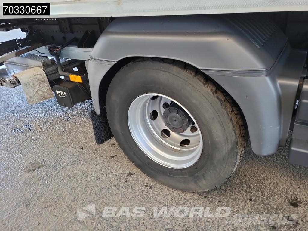 Mercedes-Benz Atego 1523 4X2 15t Carrier Supra 850 2t Tailgate E Kylmä-/Lämpökori kuorma-autot