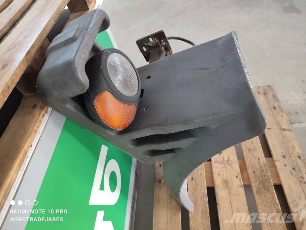 Mecalac Right front fender light MECALAC AX 850 Chasís